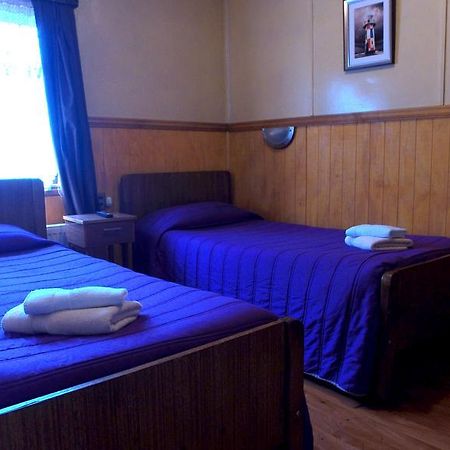 Hostal Victoria Пунта Аренас Екстериор снимка