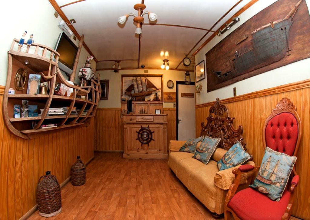 Hostal Victoria Пунта Аренас Екстериор снимка
