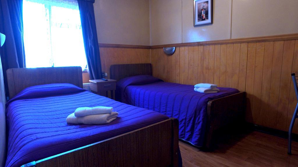 Hostal Victoria Пунта Аренас Екстериор снимка