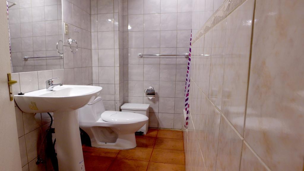 Hostal Victoria Пунта Аренас Екстериор снимка
